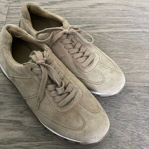 Men’s tan color shoes sz 8.5